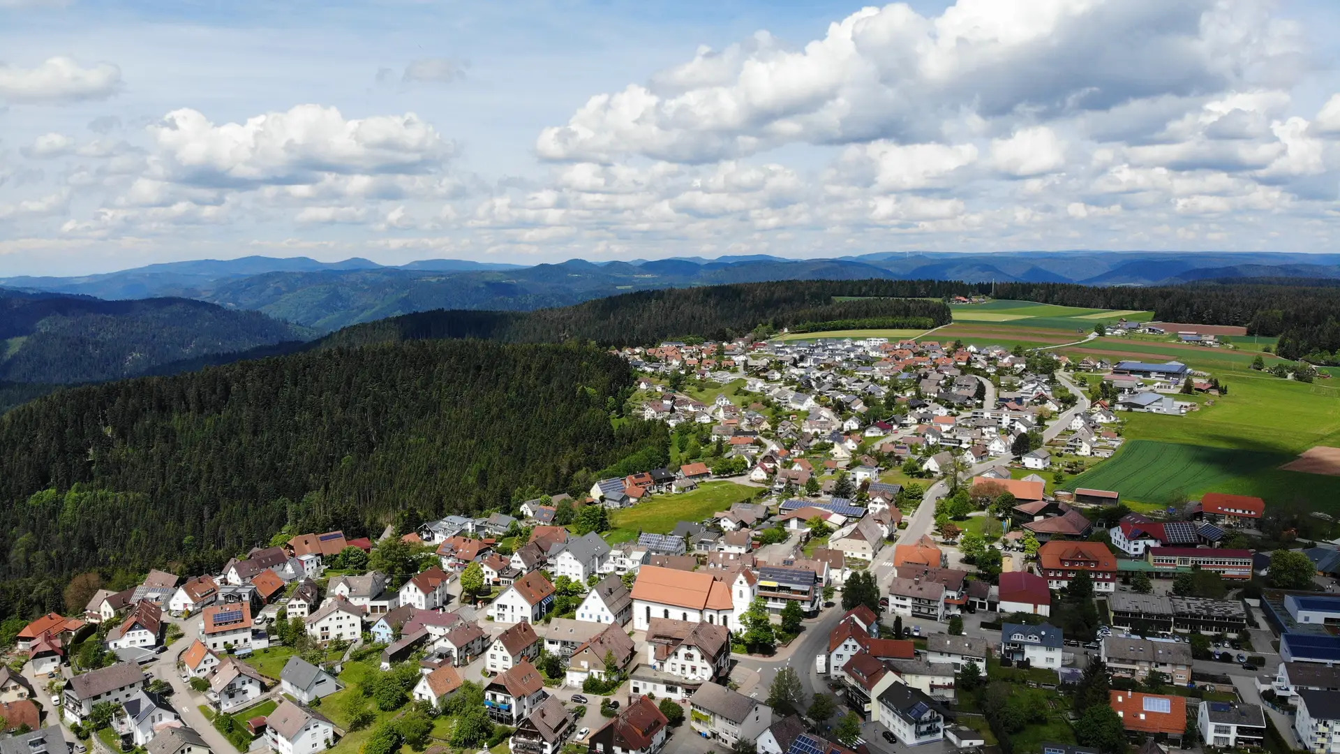 Luftbild von Aichhalden (Quelle: www.aichhalden.de)